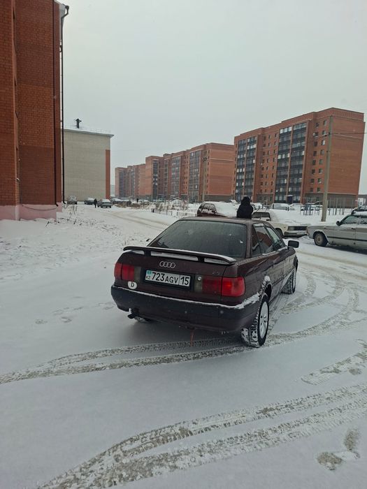 Продам Ауди 80 б4