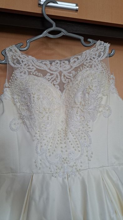 Свадебное платье и вечернее платье