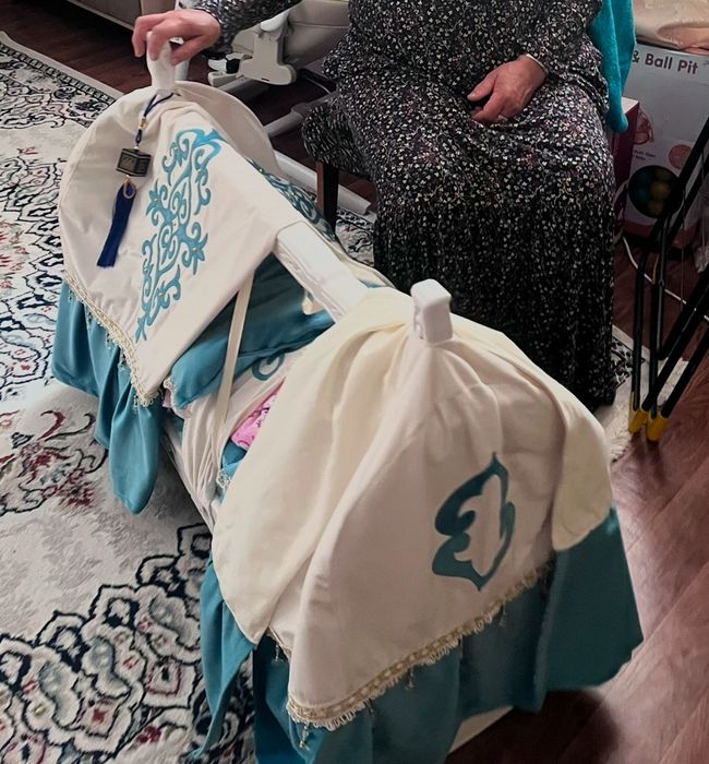 Продам бесік с корпешками