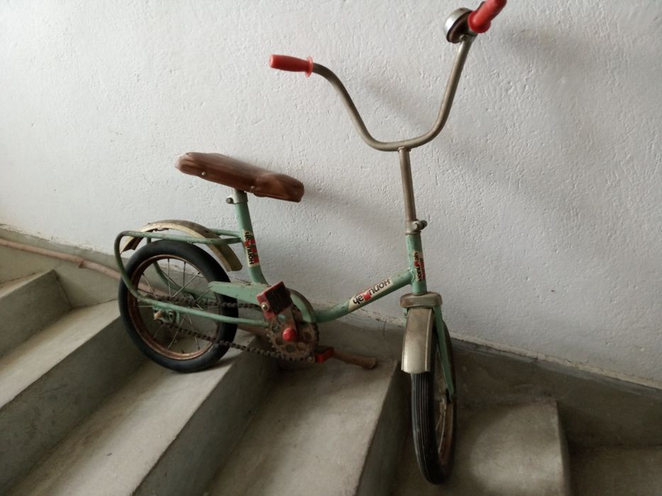 Детско дървено конче,триколка и метална кофичка