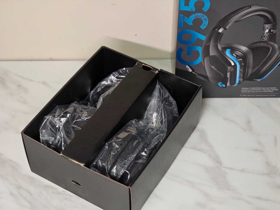 Logitech G935 LIGHTSYNC – безжични геймърски слушалки