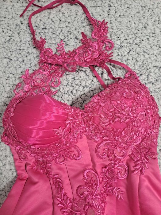 Rochie eveniment, model deosebit