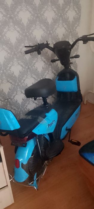 Продаю скутер электрический