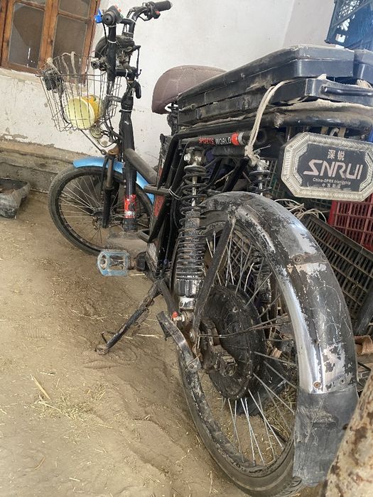 Elektro velosiped va yer og'daradigon traktor sotiladi