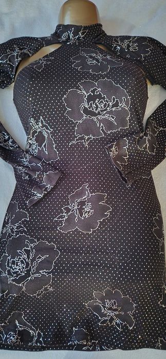 Хит цена! Черна блестяща рокля по тялото