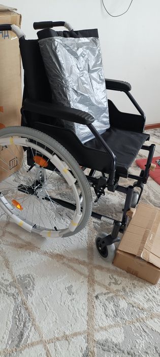 Продам новую  инвалидную коляску