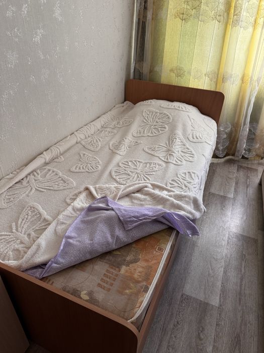 Продам кровать односпальную