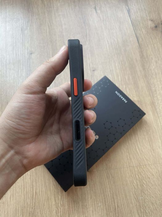 Husa Apple iPhone 17 Pro Caudabe Paragon