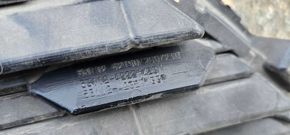 Grila radiator / grila centrala bara fata Toyota Rav 4 2019 - 2022