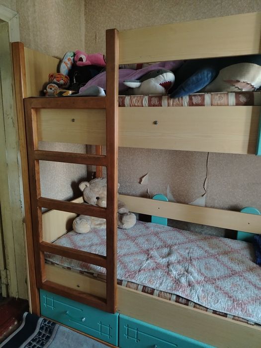 Продам двухъярусную кровать