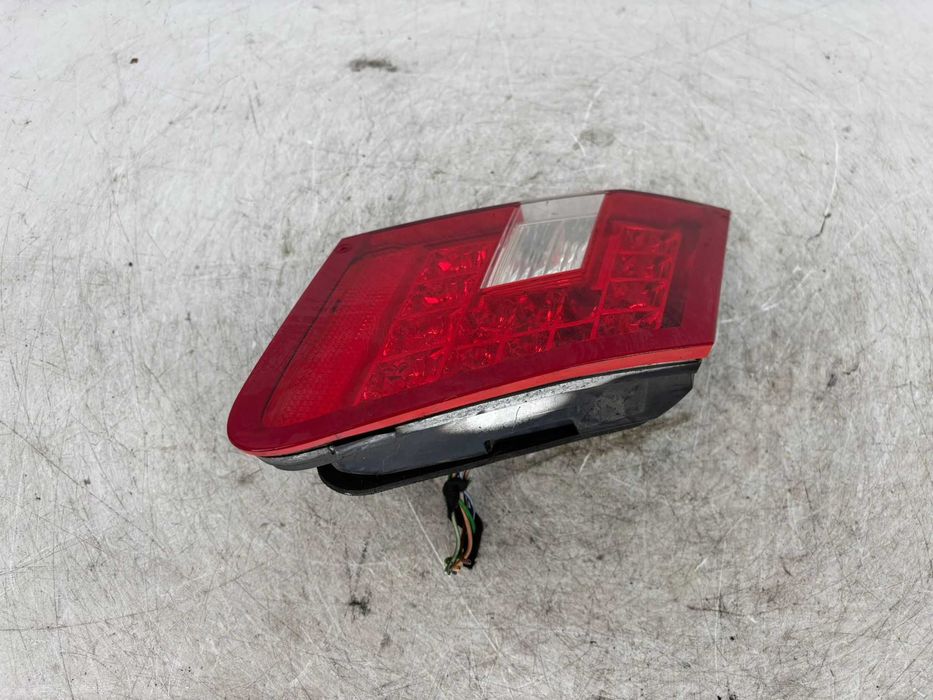 Stop stanga de pe haion Mercedes E Class W212 an 2010