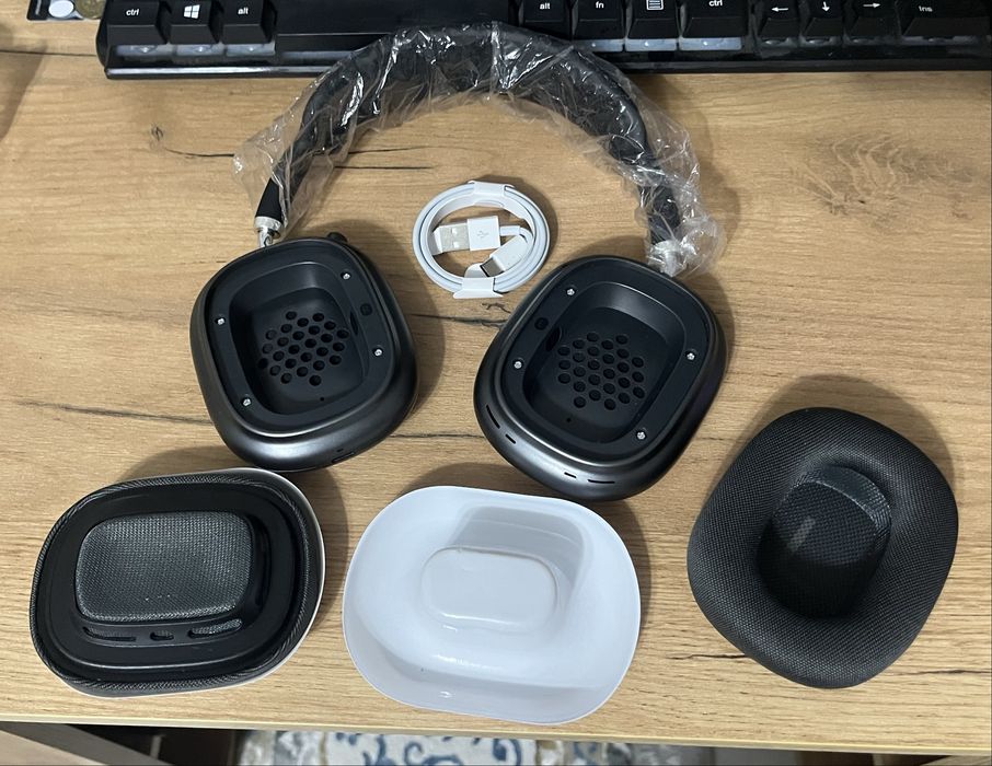 Продаю наушники AirPods Max