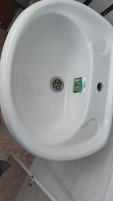 Продам раковину полностью комплект