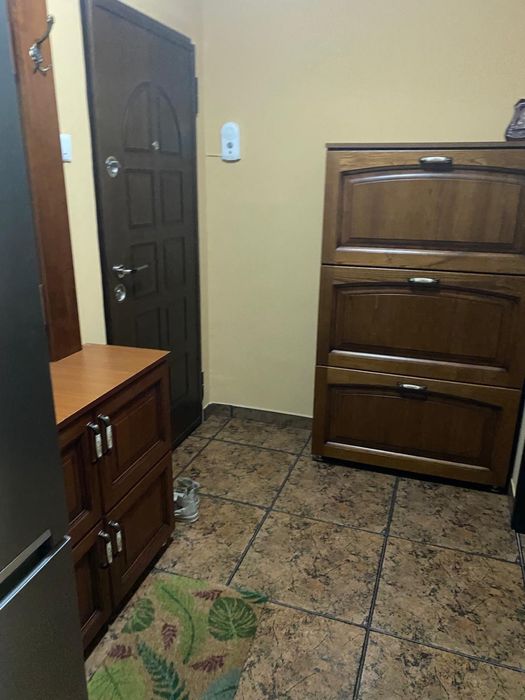 inchiriez apartament 2 camere