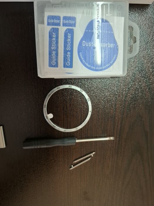 Samsung Galaxy Watch 6 Classic 43 mm + 4 верижки + 3 протектора + безел