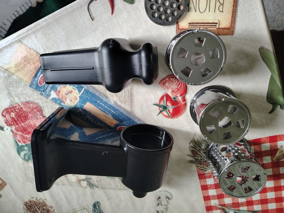 Продам мясорубку Витек
