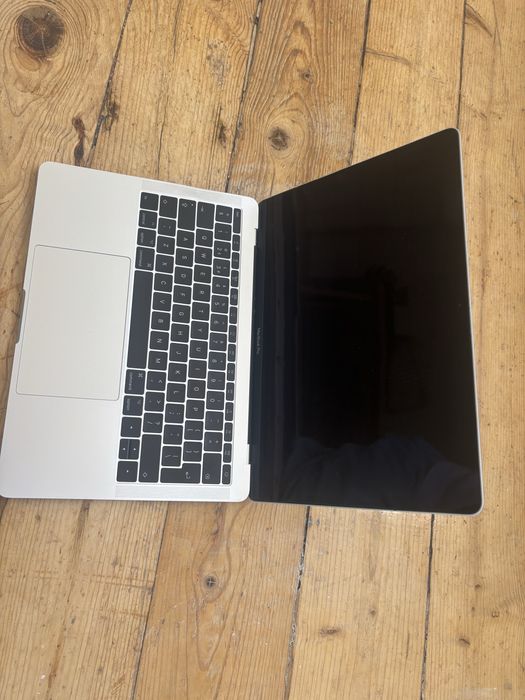 MacBook Pro  лаптоп