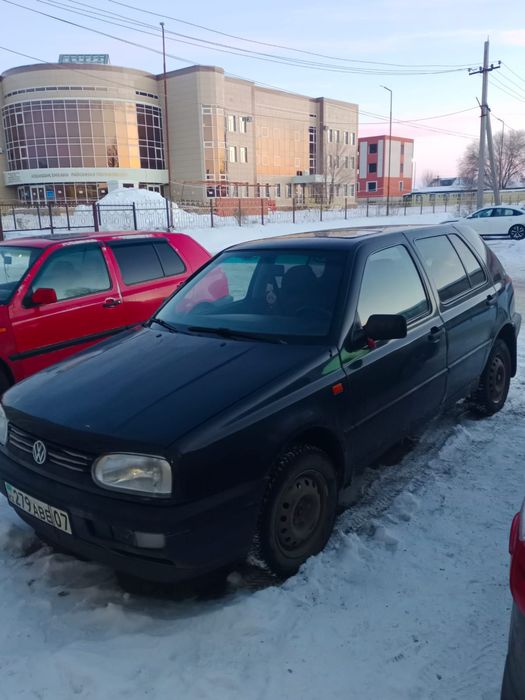 Гольф 3.  1993года .1.6 объем