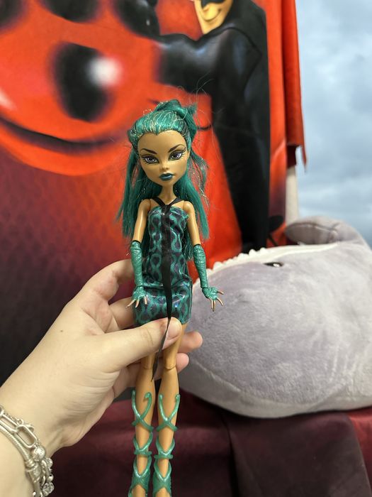 кукла monster high нефера базовая