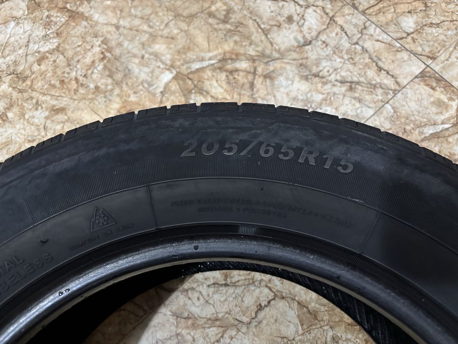 Продам 4 шины 205/65 r15
