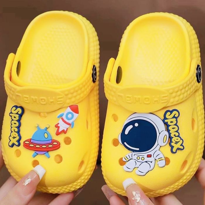 Продам кроксы новые