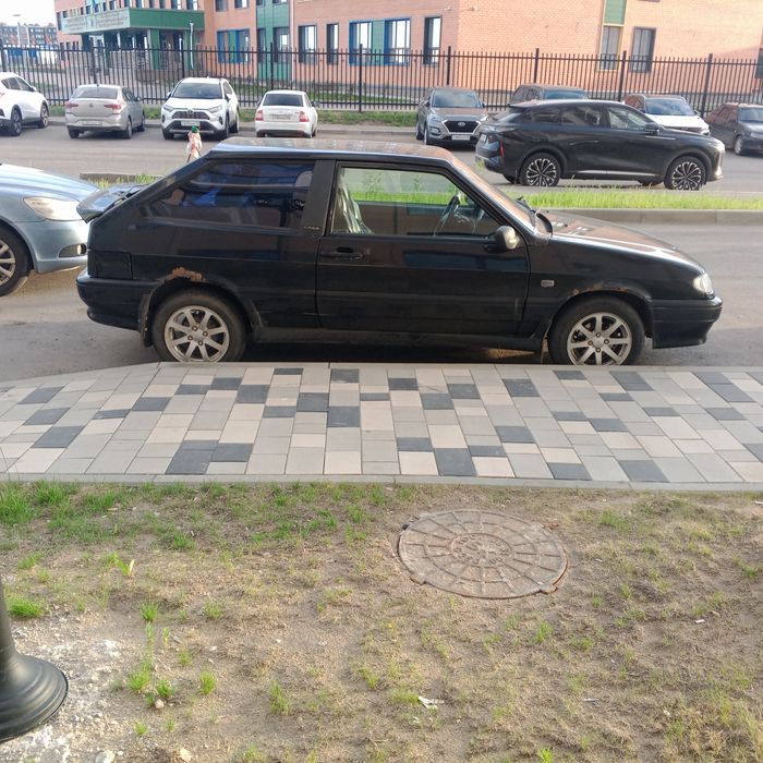 ВАЗ 2113 автомобиль