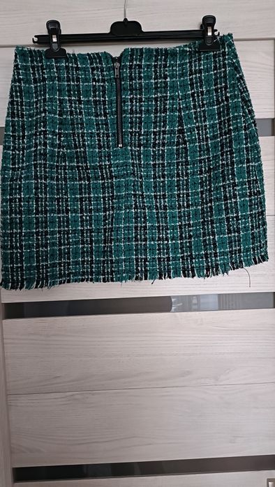 Vând fusta groasa C&A mărime 40