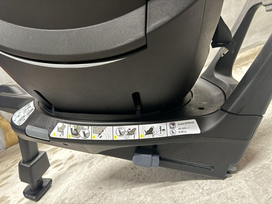 Axkid Стол за кола Spinkid (0-18 кг.)