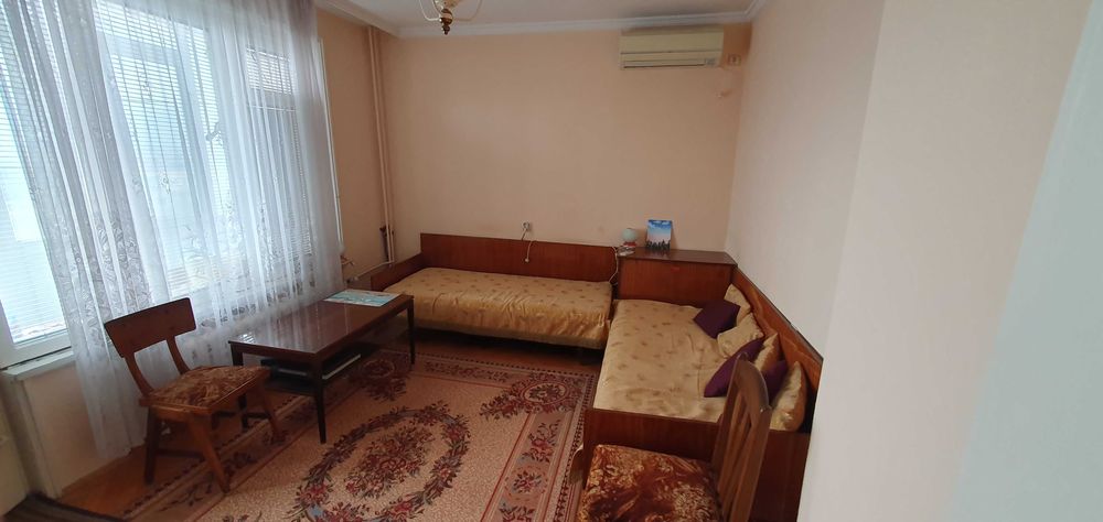 Продавам тристаен апартамент с к/с Лазур с уникална панорама