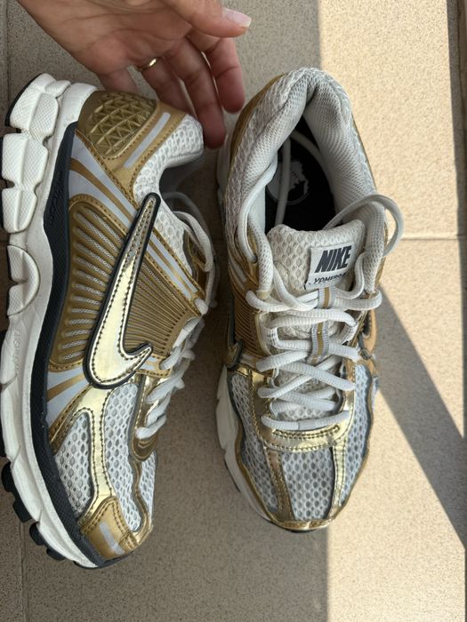 Оригинални маратонки nike vomero 39