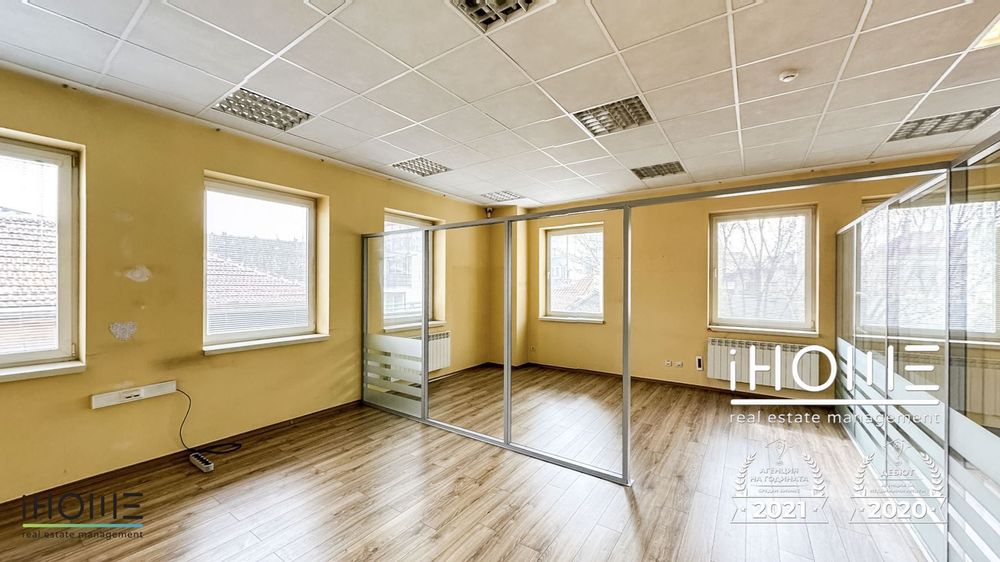 Дава се под наем Офис в София, Център - 714 кв.м за 12500 € - Снимка #1