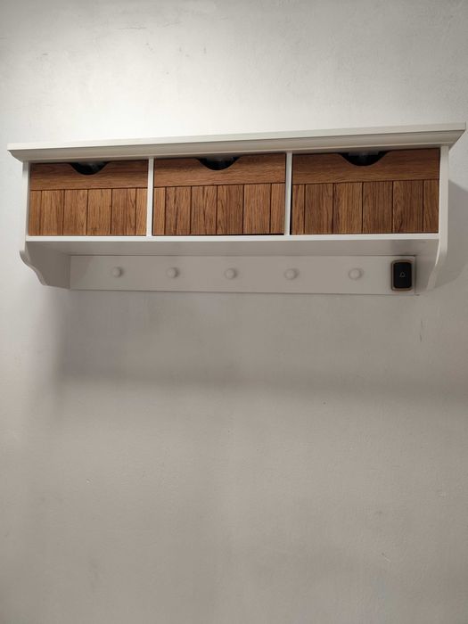 Шкаф за стена и пейка от  Jysk