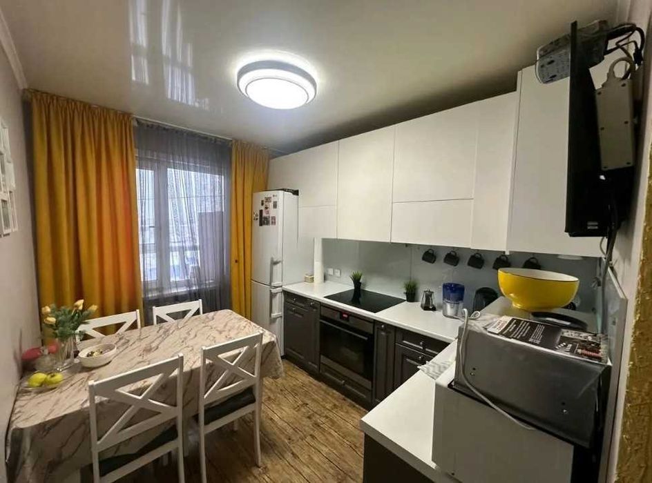 Продажа 3-комнатной квартиры васильковка