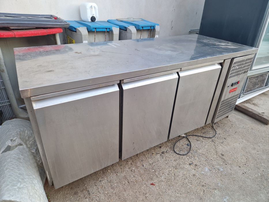 Vitrina rece 1,2 usi, masa rece 3 usi