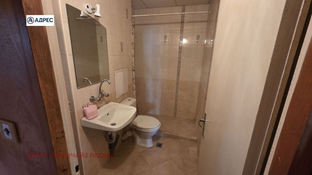 Продава се Двустаен апартамент в Плевен, Сторгозия - 75 кв.м за 1067 €/кв.м - Снимка #5