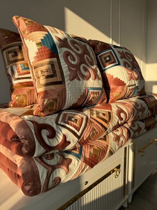 Құрақ көрпе жастықпен