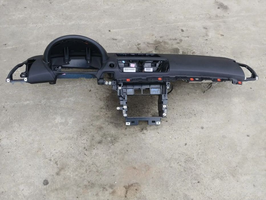 plansa bord cu airbag  pasager bord bmw seria 1  e87