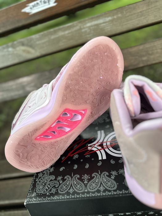 Nike KD 15 NRG “Aunt Pearl”