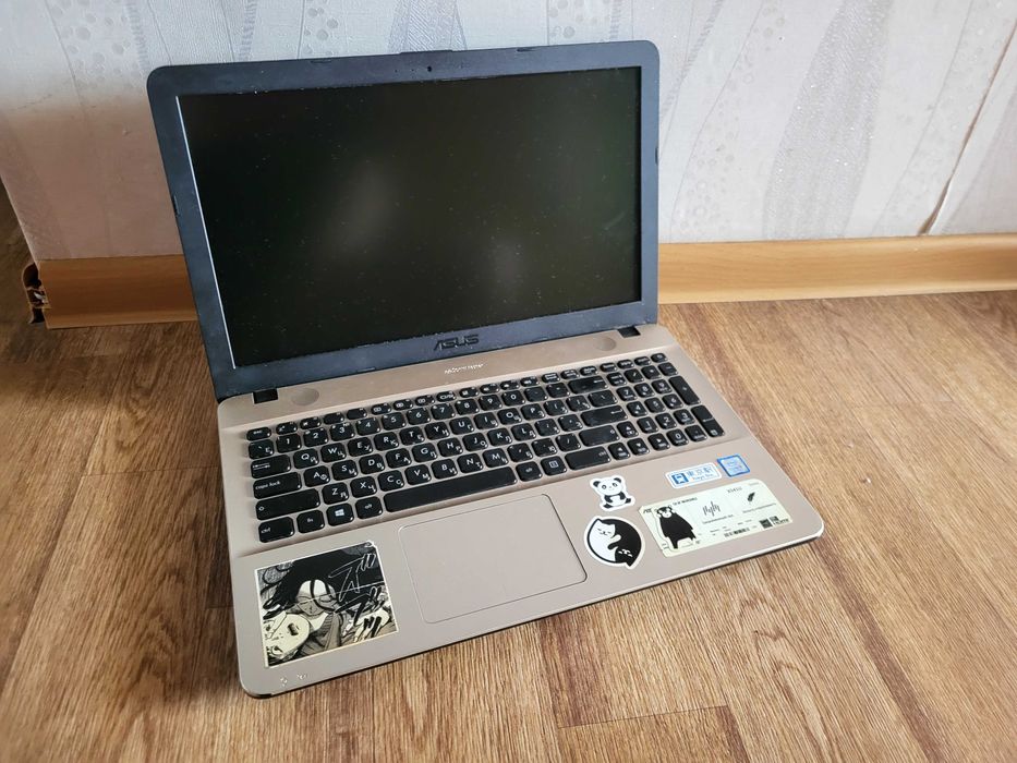 Asus X541 Корпус целый