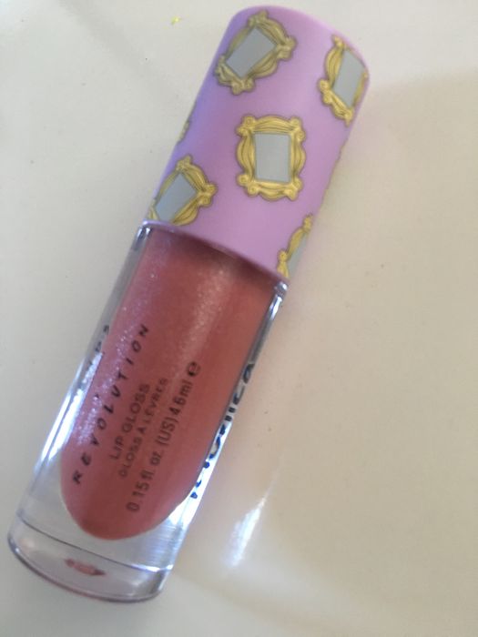 REVOLUTION X FRIENDS Гланц за устни Monica, 1бр.