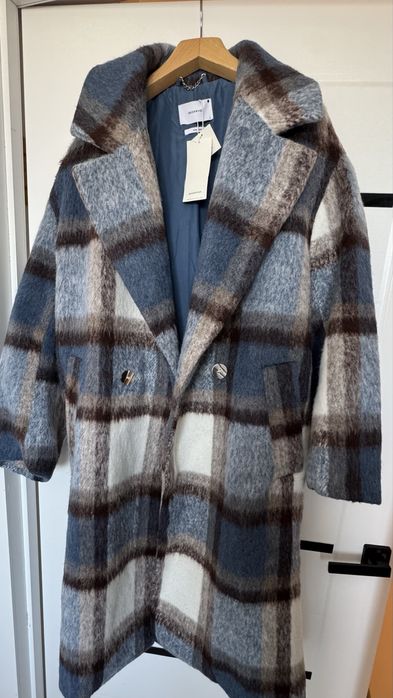 Продам пальто новое