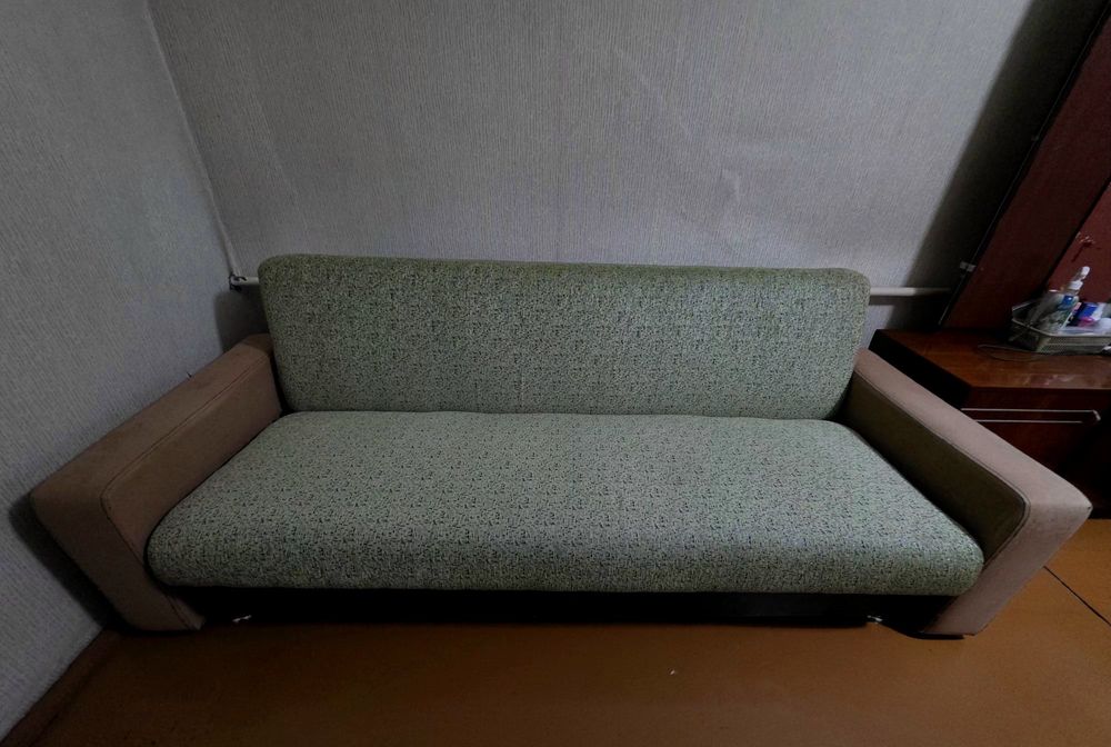 Продам диван книжку