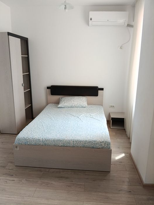Închiriez garsoniera