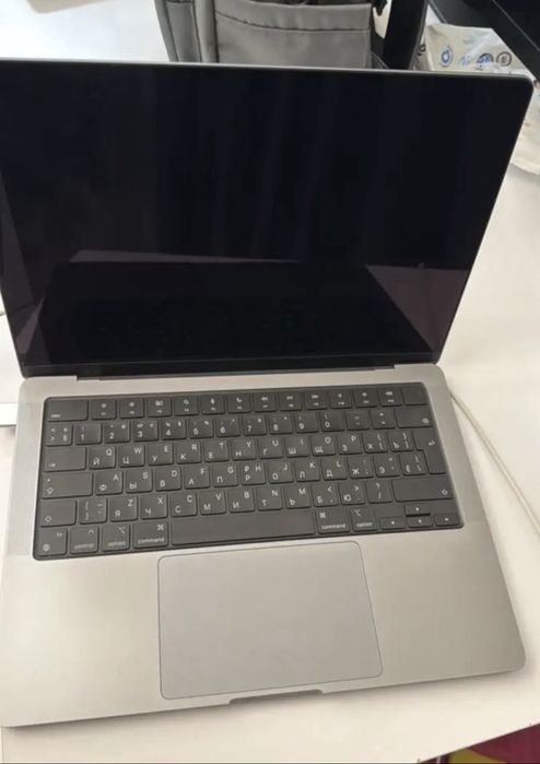 Продам macbook pro 14 m1 pro 512 gb
