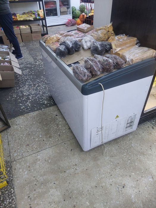 Холодильник на магазине