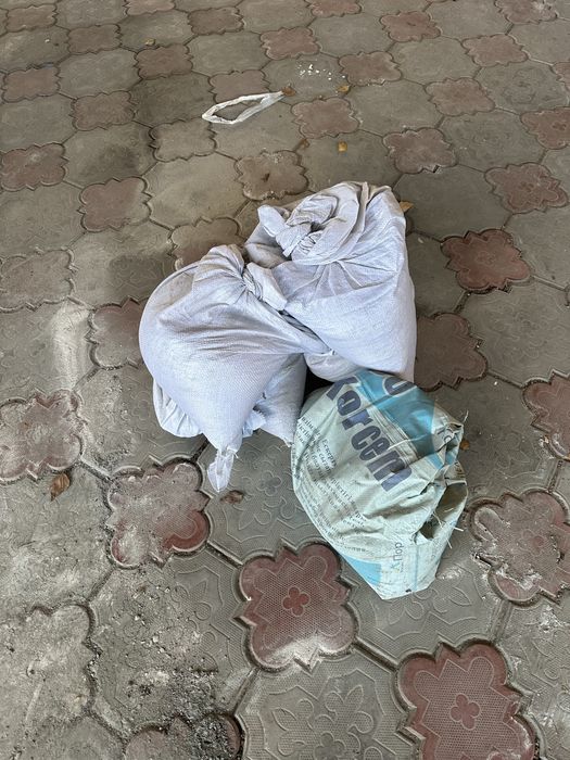 Цемент и тд осталось после ремонта