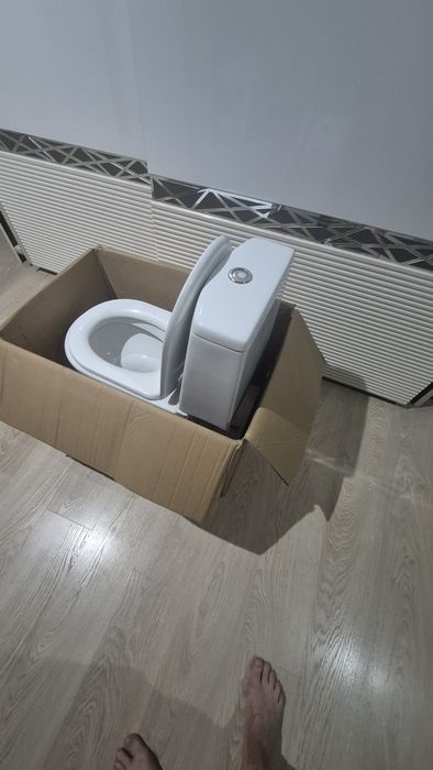 Унитаз в сборе с бочном