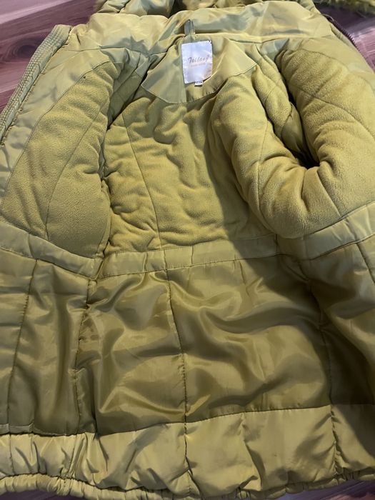 Тёплая куртка для девочки ярко-фисташковая на 10-12 лет