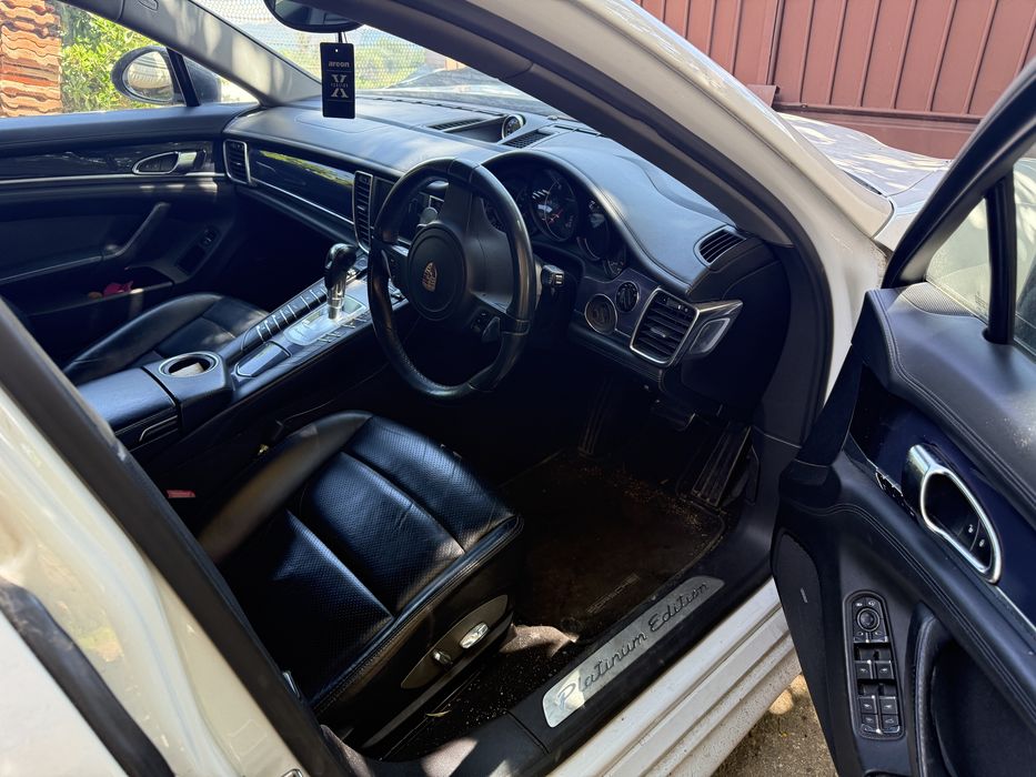 Porsche Panamera 2014 г. 3.0D на части