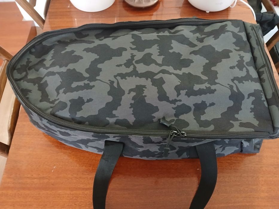 Прикормочный кораблик с эхолотом